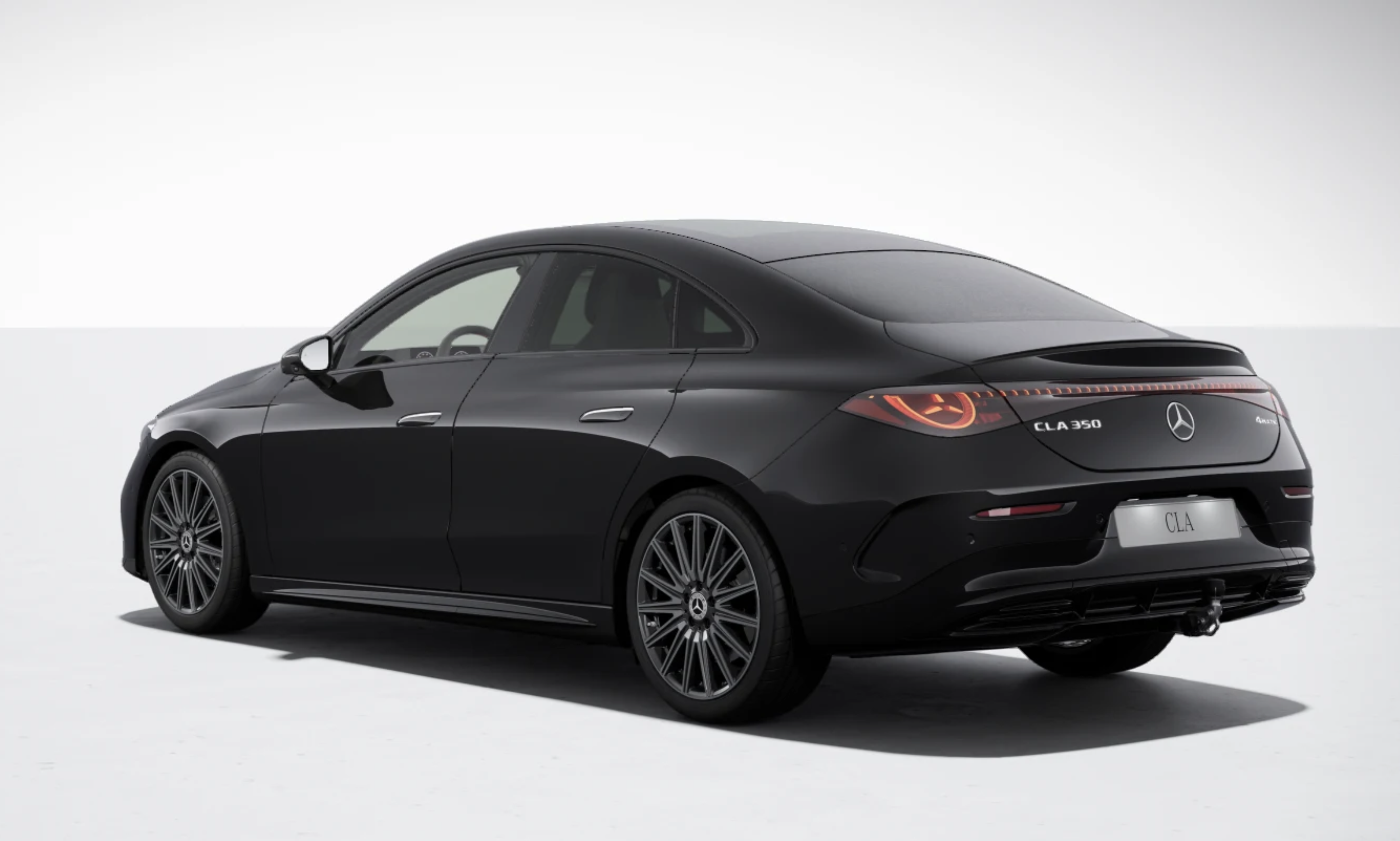 MERCEDES CLA EQ 350 4MATIC AMG | ELEKTRO NOVINKA | první auto ve výrobě | černá s černým interiérem | moderní městské nadčasové auto | elektromobil | nákup online | AUTOiBUY.com